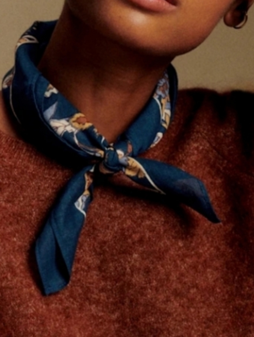 Scarf - Picture 3 of 4